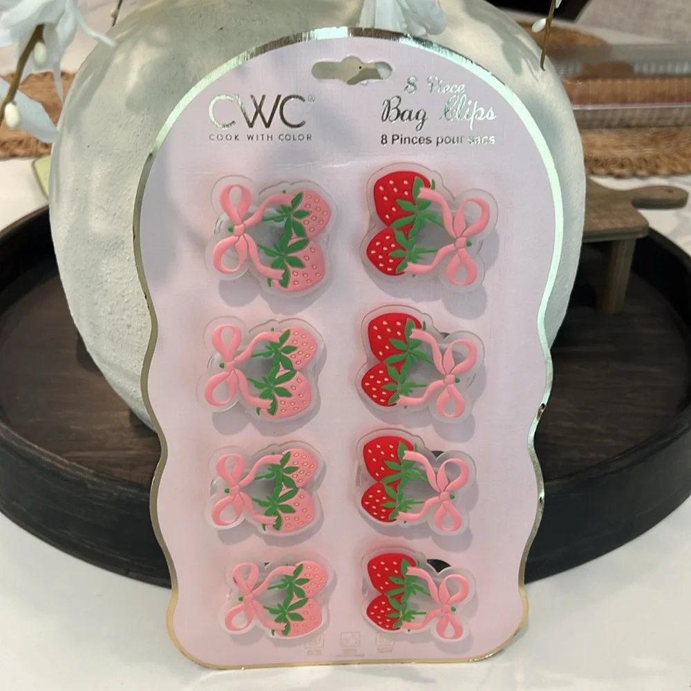 🎀🍓CWC Strawberry 🎀🍓Bag Clips Set